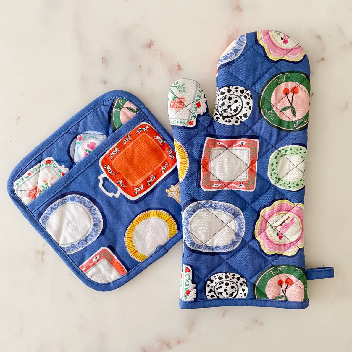 Dinner Plates Cotton Oven Mitt + Pot Holder Set